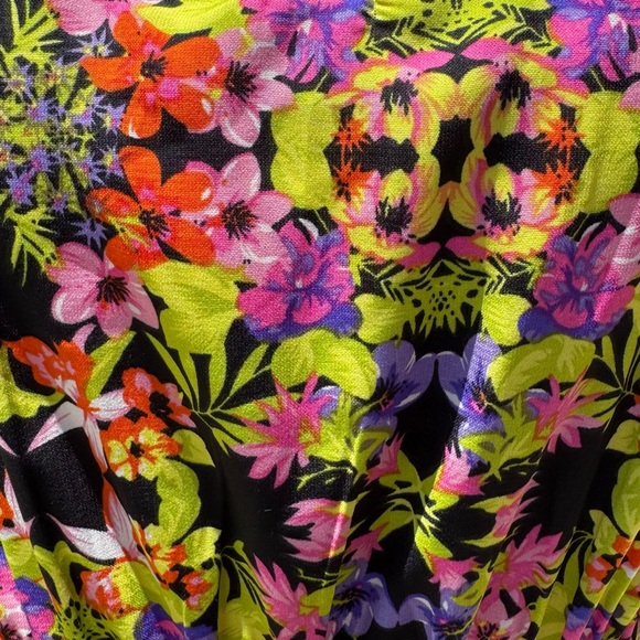 Dex bright floral mini dress with collar cutouts / L / Excellent condition - Picture 14 of 17